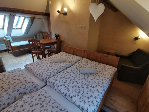30_booking_podkrovi_srdce.png